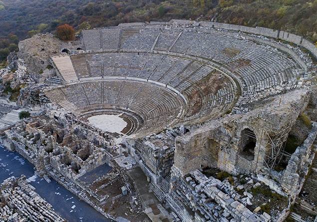 Efes Tiyatrosu SANATIN YOLCULU U Efes Tiyatrosu SANATIN YOLCULU U